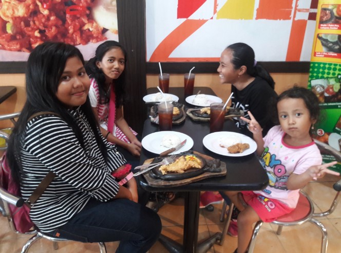 Pipi Mimi Cafe: Santai di Pagi Hari di Jl. Ketapang